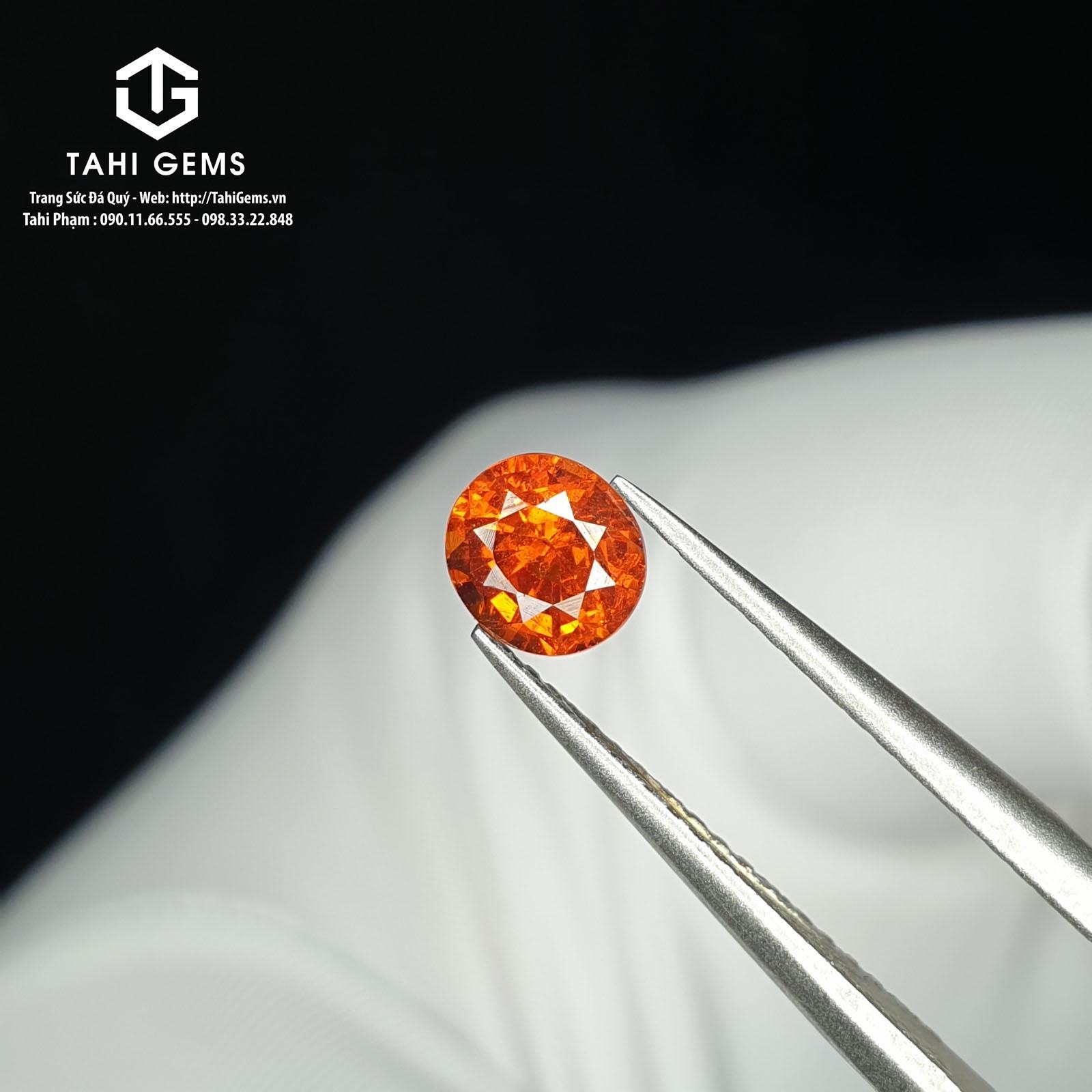 Tahi 8929 – Natural orange Sapphire